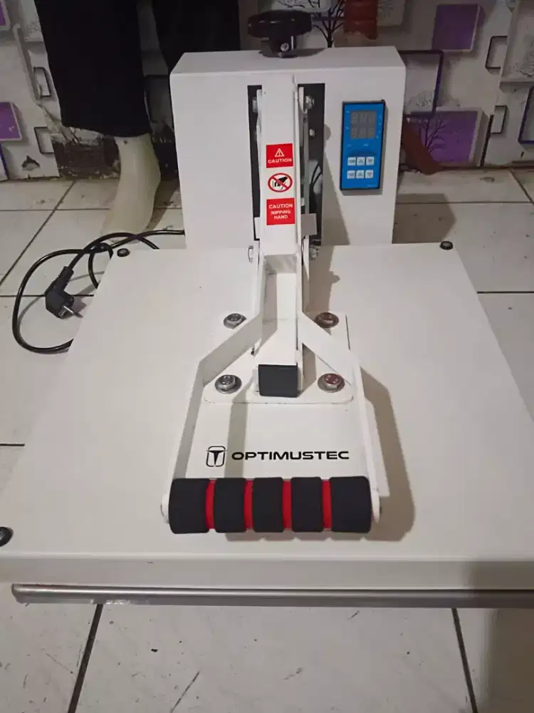Dijual mesin press uptimatec ukuran  38*38