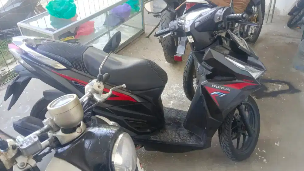 Vario 150 cc tahun 2015 ss lengkap pajak hidup panjang