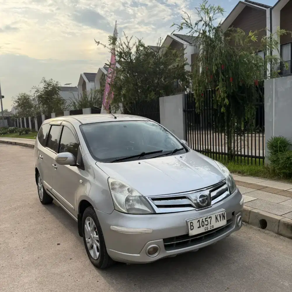 Nissan Livina 1.5 Ultimate 2012