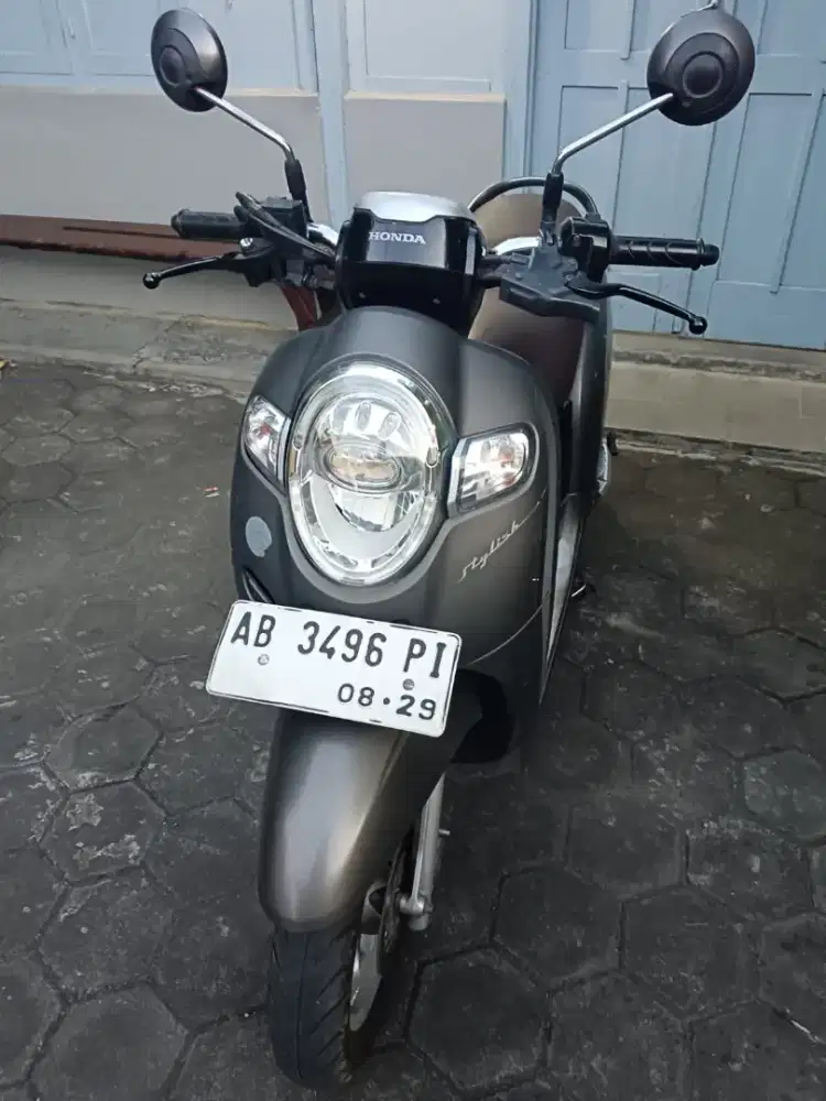 Scoopy 2019 abu doff