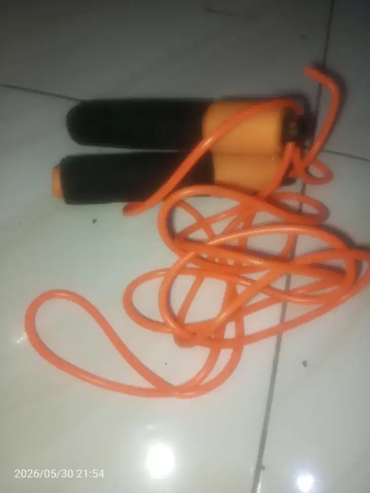 Aneka sepatu olahraga