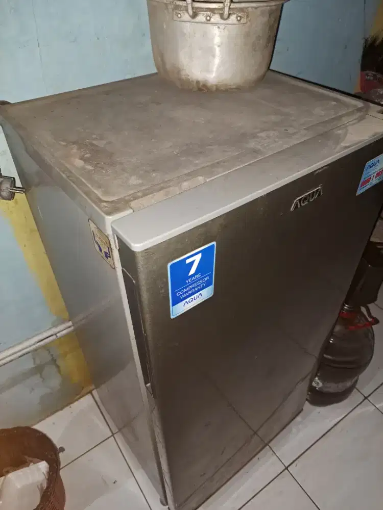 Kulkas satu pintu merk AQUA