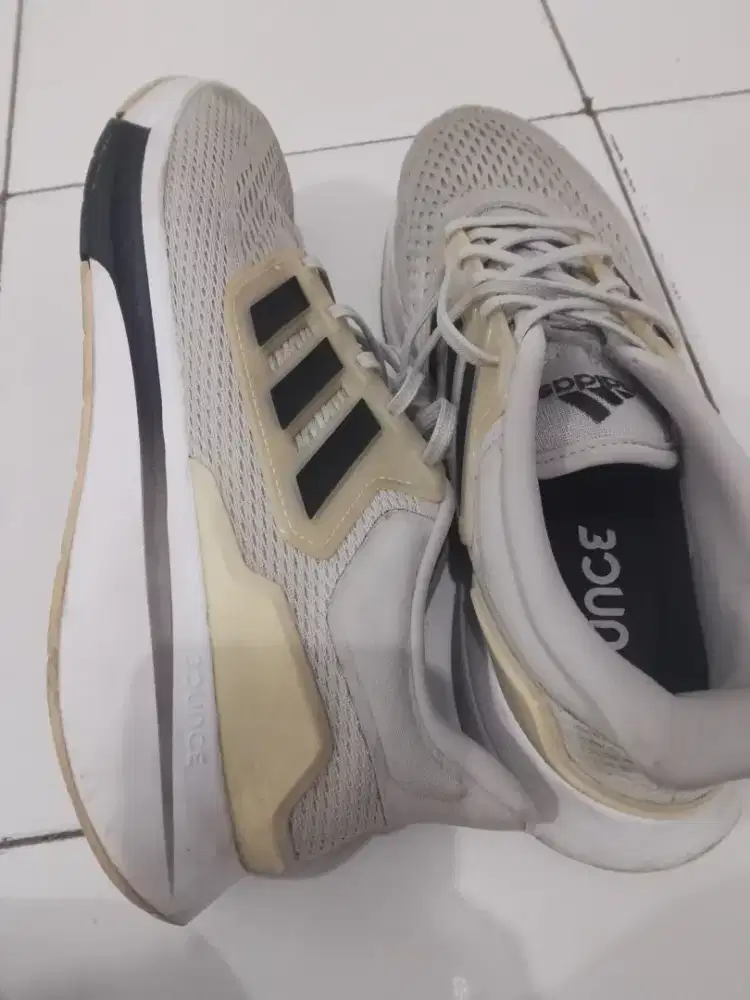 Running shoes Adidas & New Balance