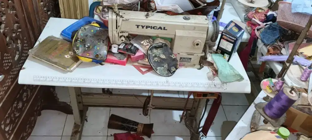 Mesin jahit typical