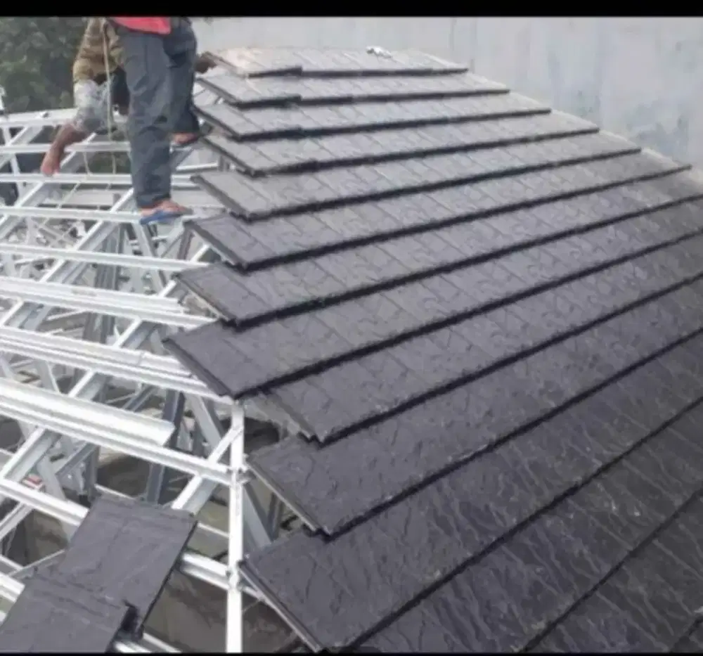 Kontruksi atap baja ringan dan plavon PVC dll