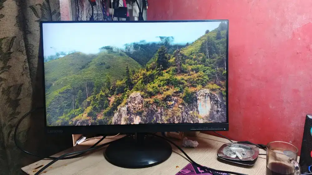 Monitor Lenovo 24 frameless