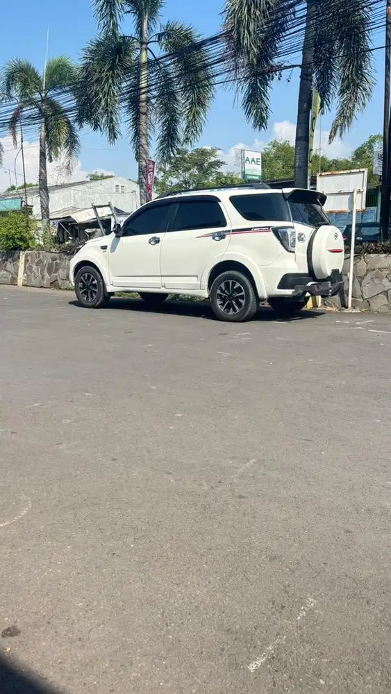 Terios R Custom 2017 White
