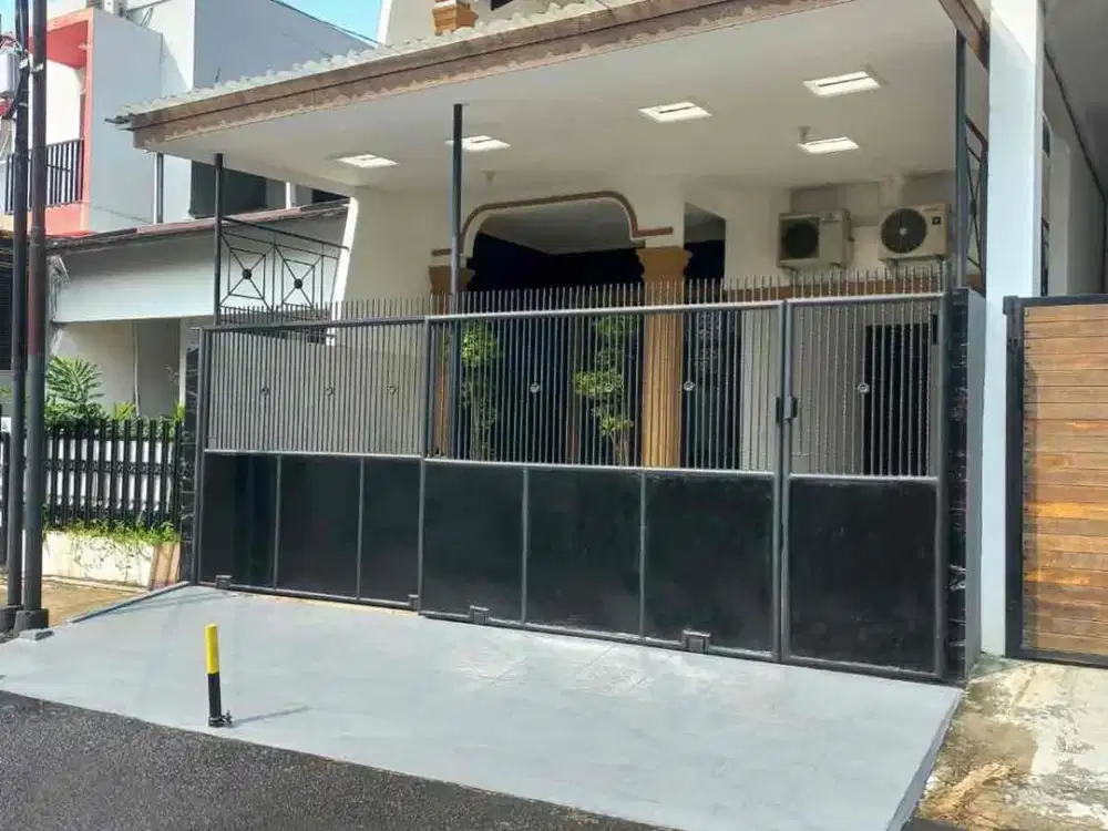 Rumah Baru Siap Huni dalam Kompleks di Pondok Kelapa, Jakarta Timur
