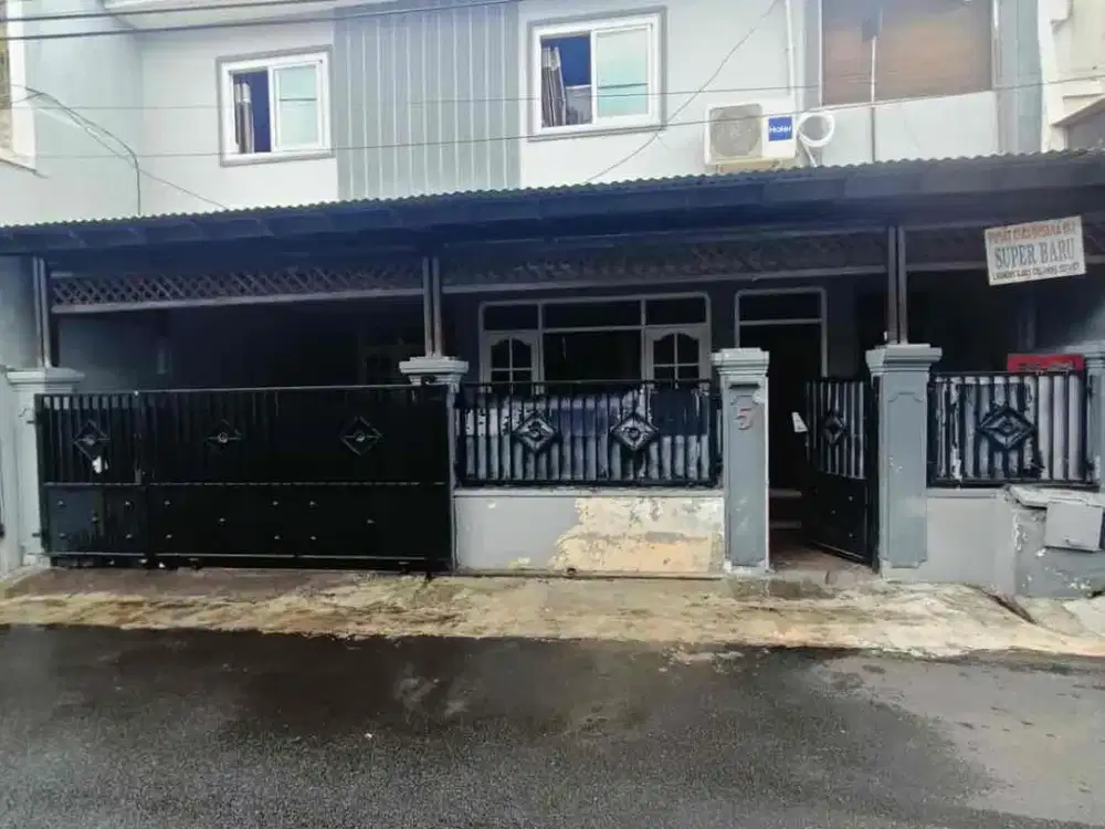 Rumah dalam Kompleks di Rawamangun, Jakarta Timur
