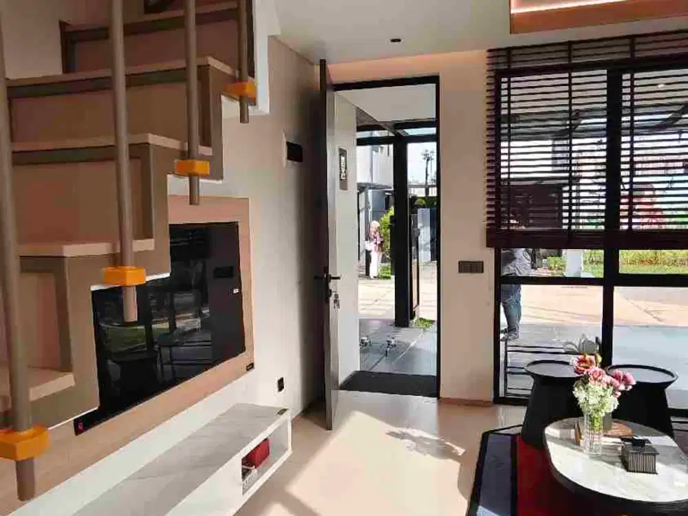 Di Jual Rumah 2lt bebas banjir Lippo cikarang Bekasi
