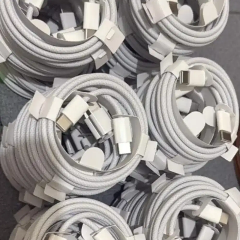 Kabel Bawaan iPhone 15 Series C to C Original