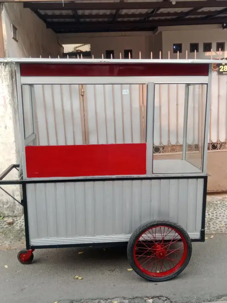 Gerobak alumunium bekas gorengan ( nego tipis  )