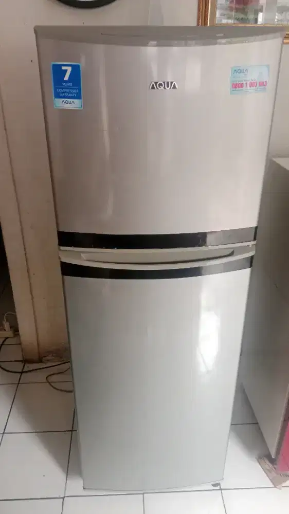 kulkas 2pintu merek aqua