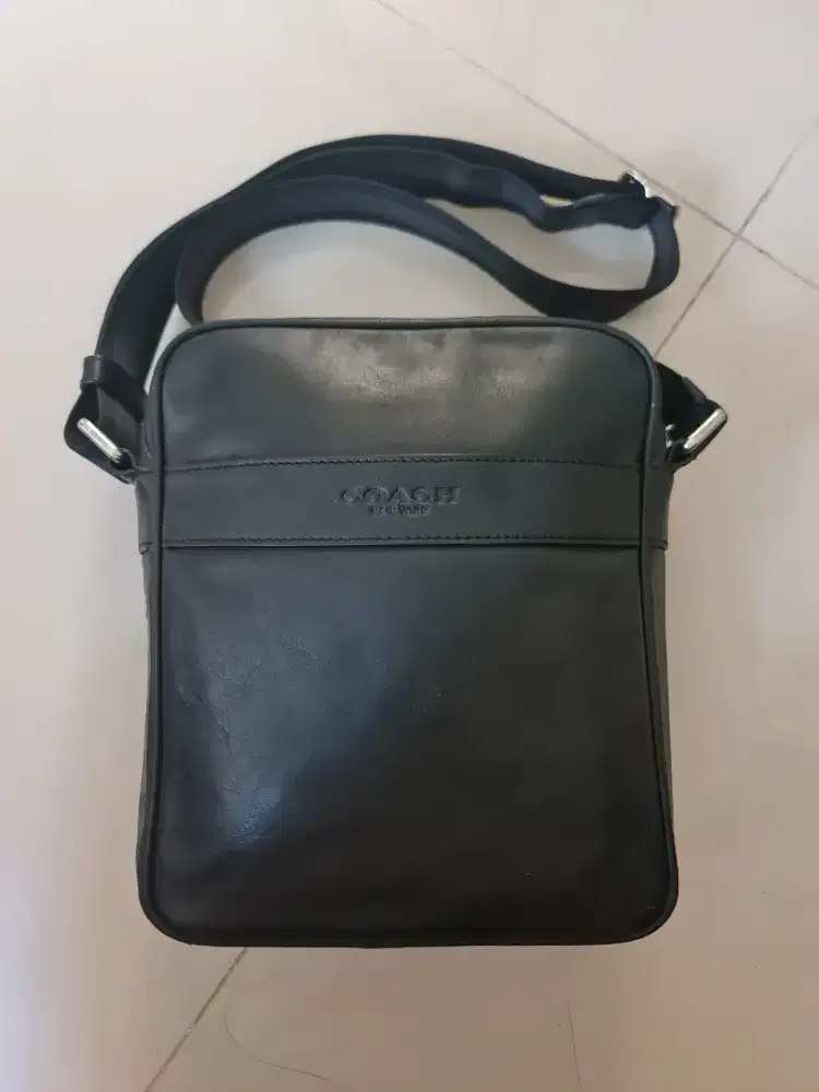 182. Tas Sling Bag Pria D&G Dolce Gabbana Messenger Bag
Kulit Asli
