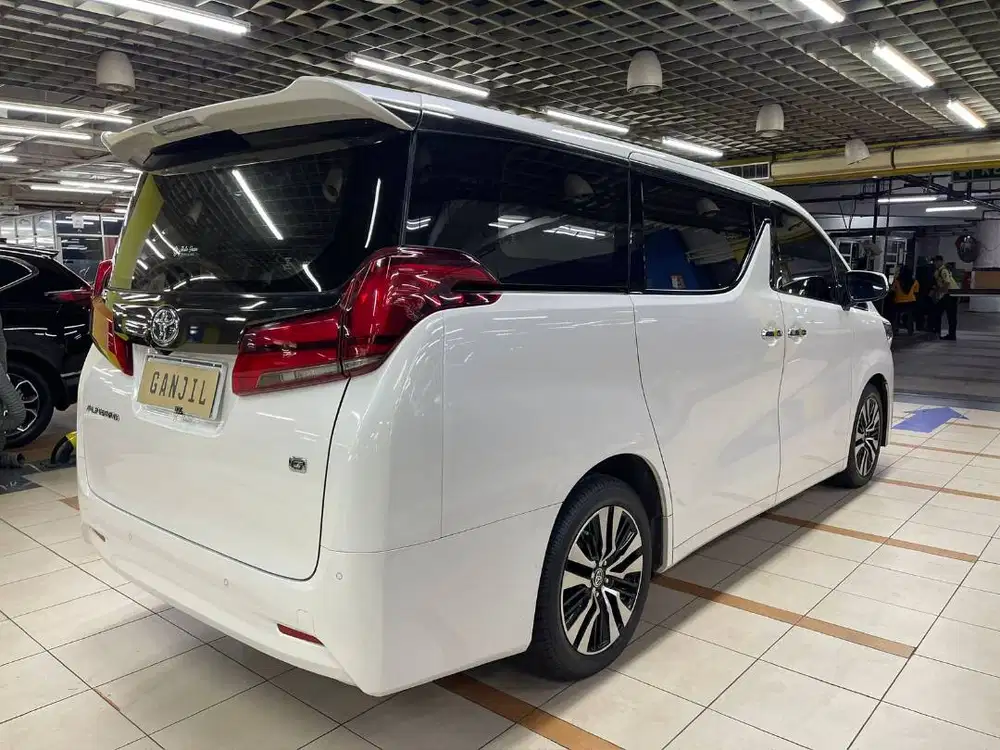 {CASH} 2022 Toyota Alphard G TSS Rec ATPM Km 32rb B Ganjil Pjk 10/2026