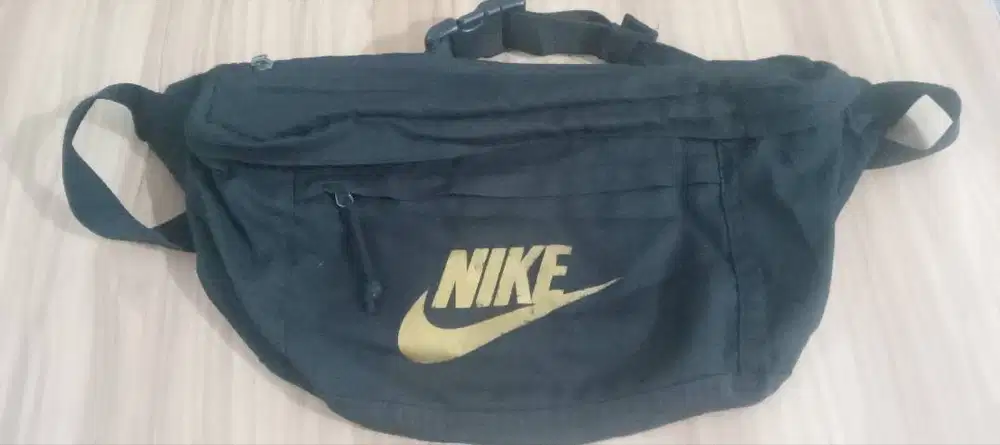 Tas Slempang Pria Merk Nike