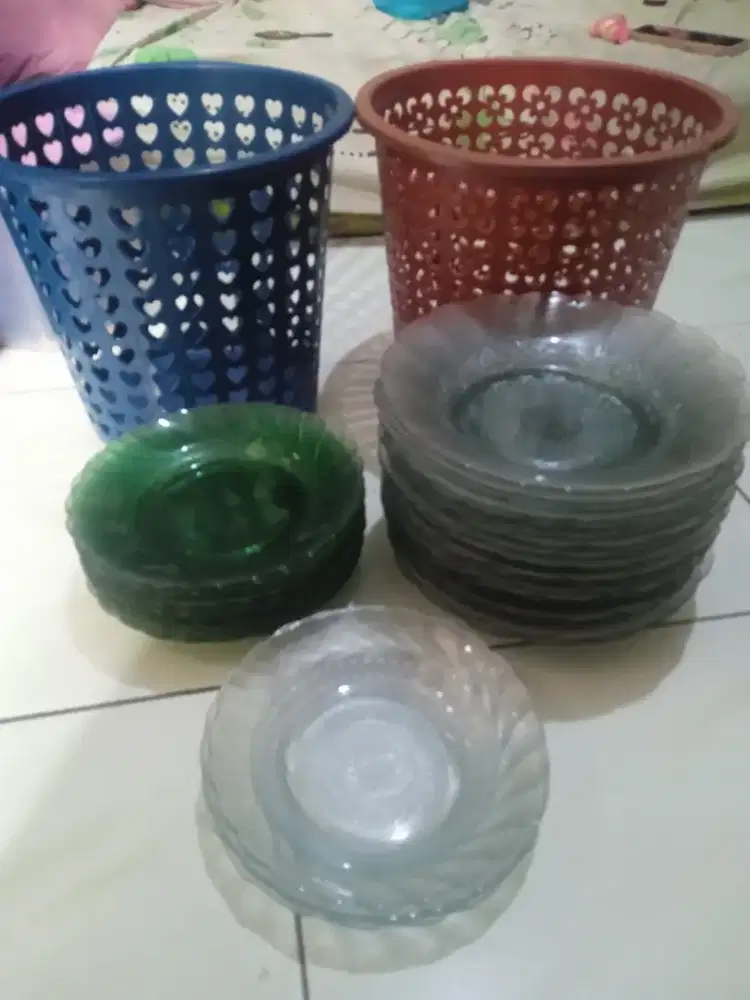 Piring beling masih baru free tempat sampah plastik