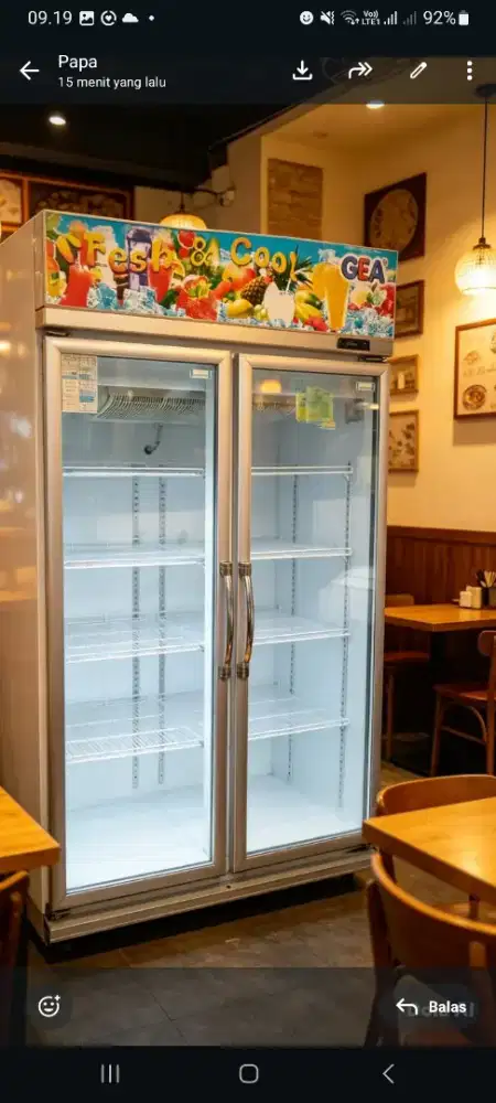 Showcase 2 pintu GEA