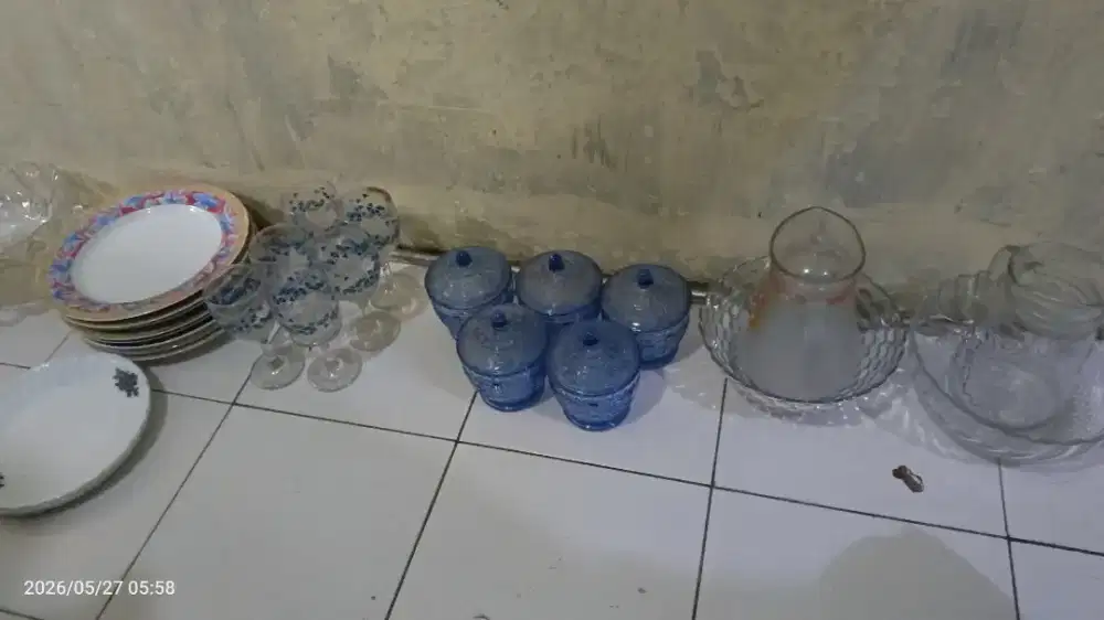 Piring besar motif  dan lain lain