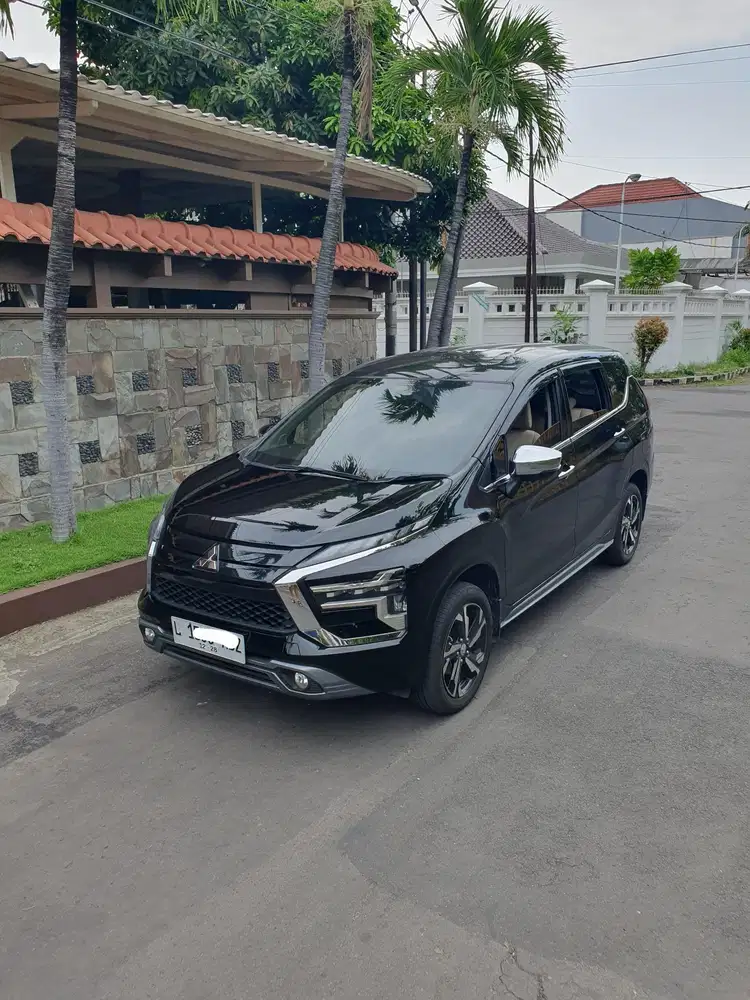 Mitsubishi Xpander 2023 Akhir Ultimate Km 40rb Matic Warna Hitam