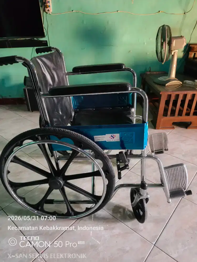 Kursi roda Lansia