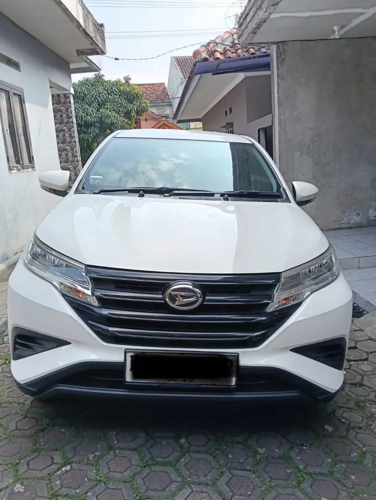 Jual mobil terrios 2023 MT warna putih