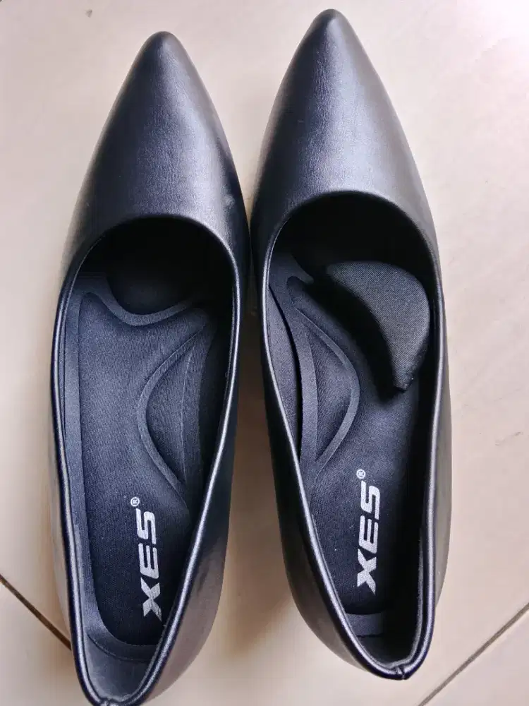 Sepatu pantofel wanita