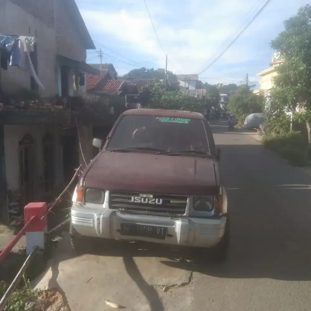 Isuzu panther th 1994