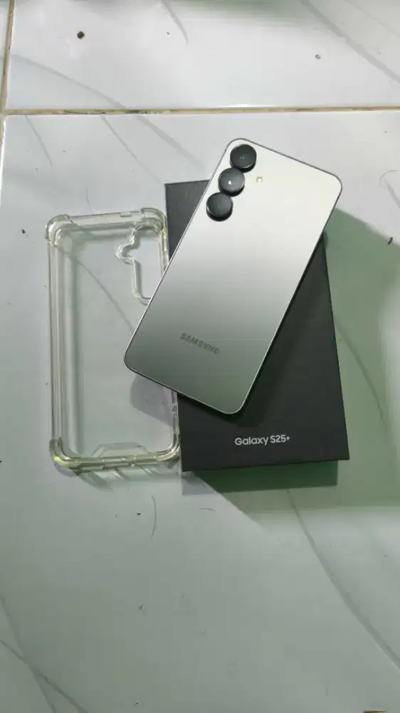 Samsung s25+ ram 12/512