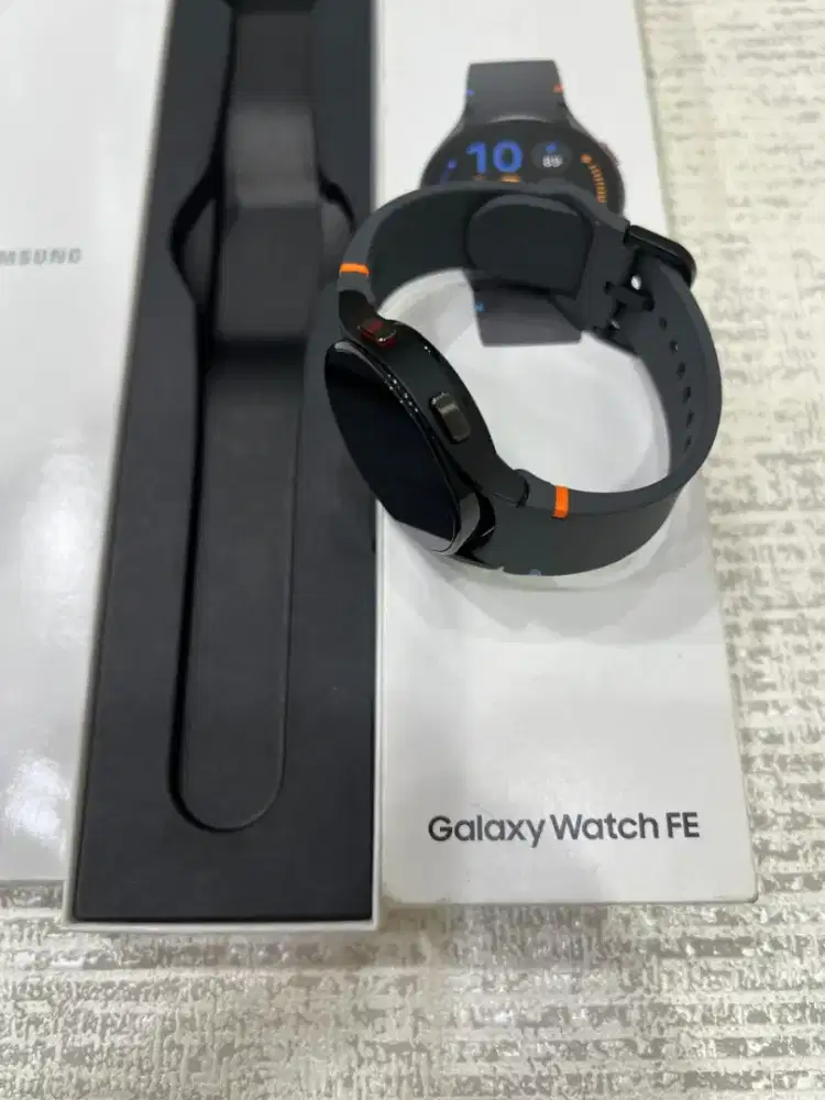 samsung watch fe 40.mm like new