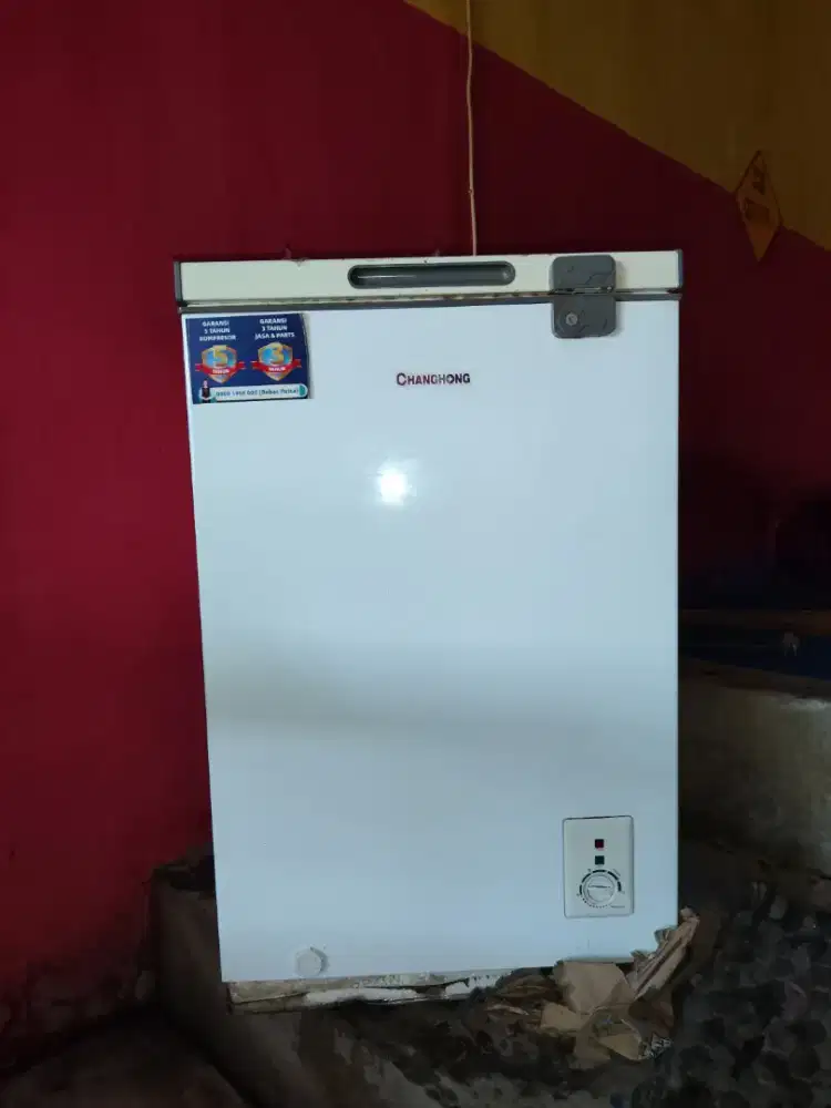 Kulkas freezer bekas merek changhong 100L