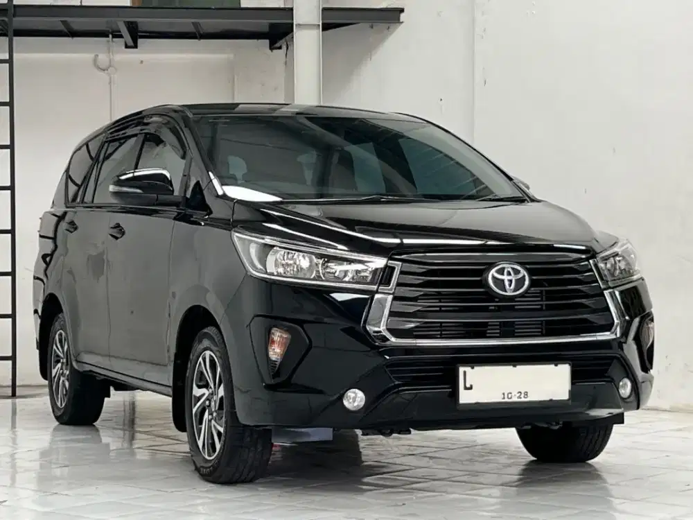 INNOVA DIESEL MATIC 2023 LOW KM