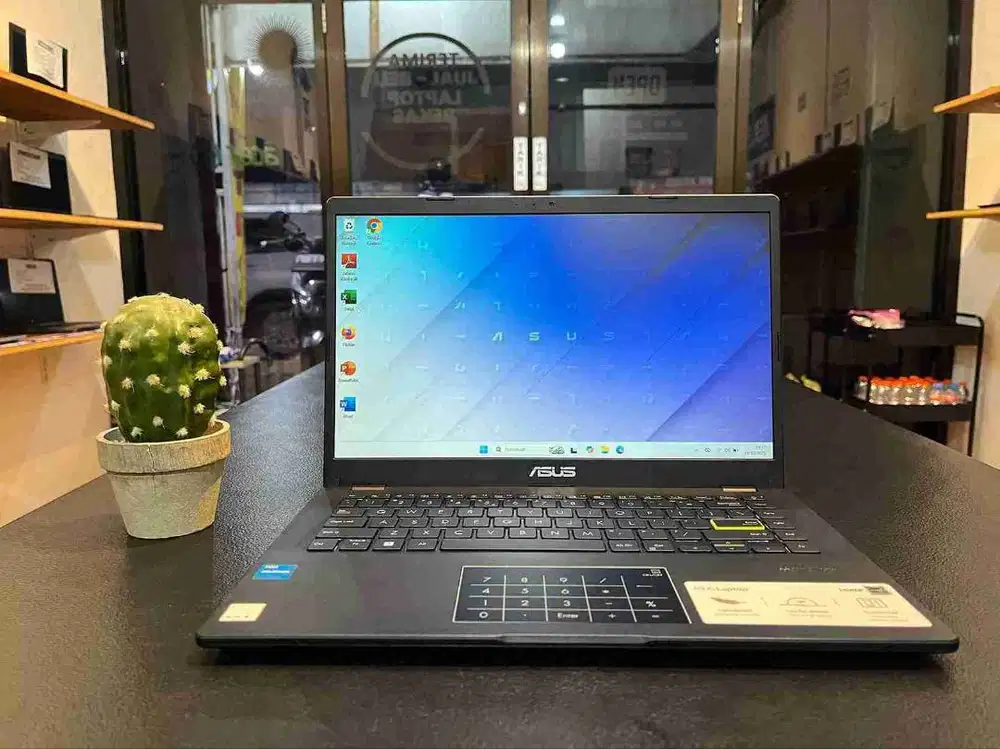 DIJUAL CEPAT LAPTOP ASUS E410MA//SSD 512GB//FULLSET