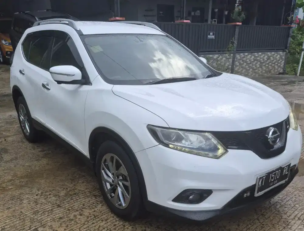 Nissan x-trail 2.5cc automatic 2015 istimewa.