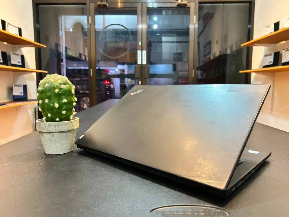 LENOVO THINKPAD X280 // CORE i5 // TOUCHSCREEN