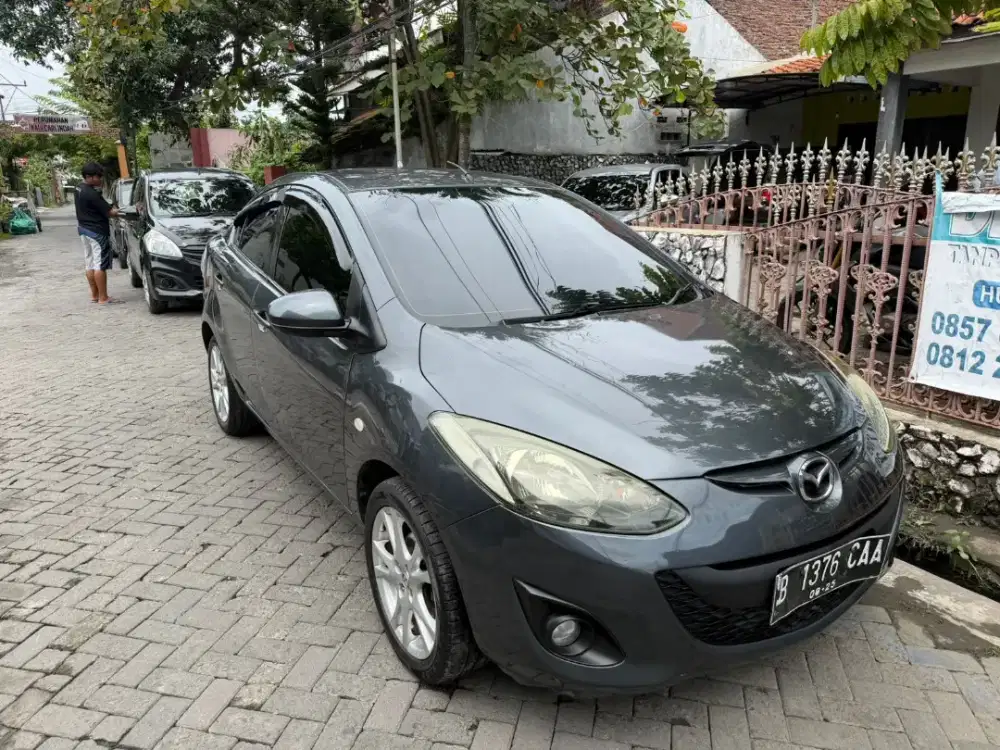 Mazda 2 R 2010 dp 10jt aja