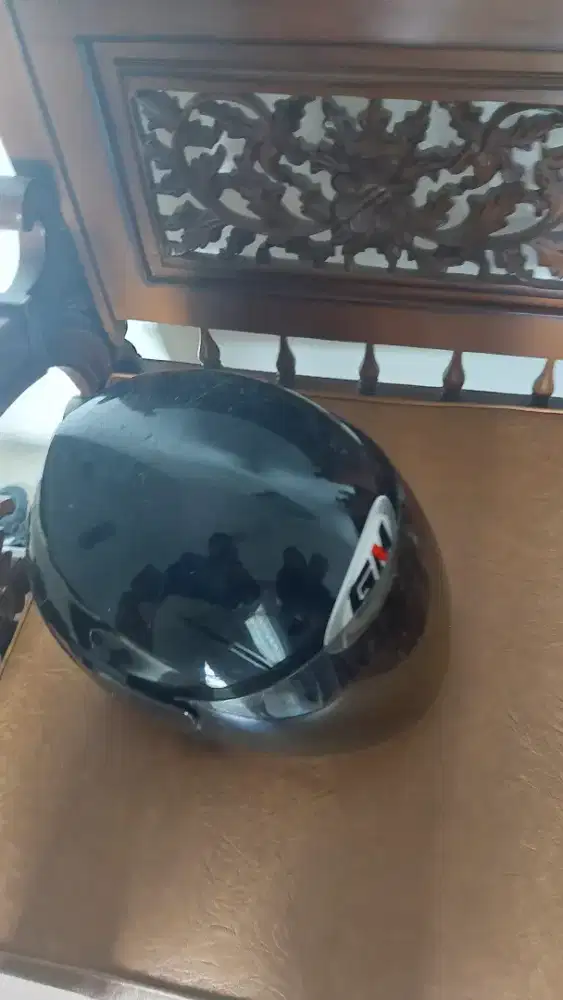 Dijual helm GM bekas