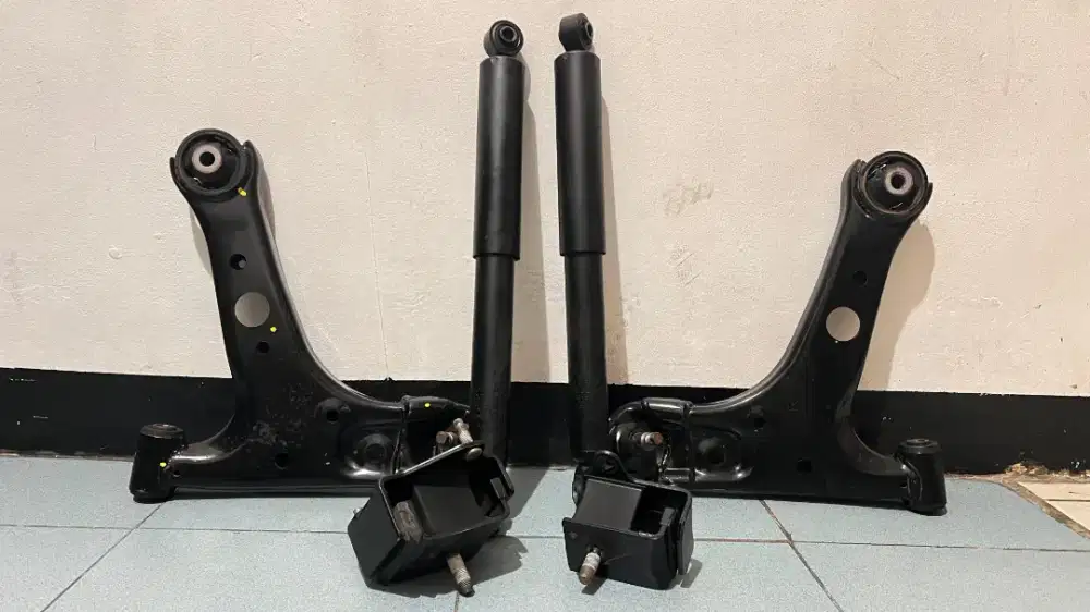 Dijual Lowe Arm Engine Mounting Daihatsu Grandmax Copotan