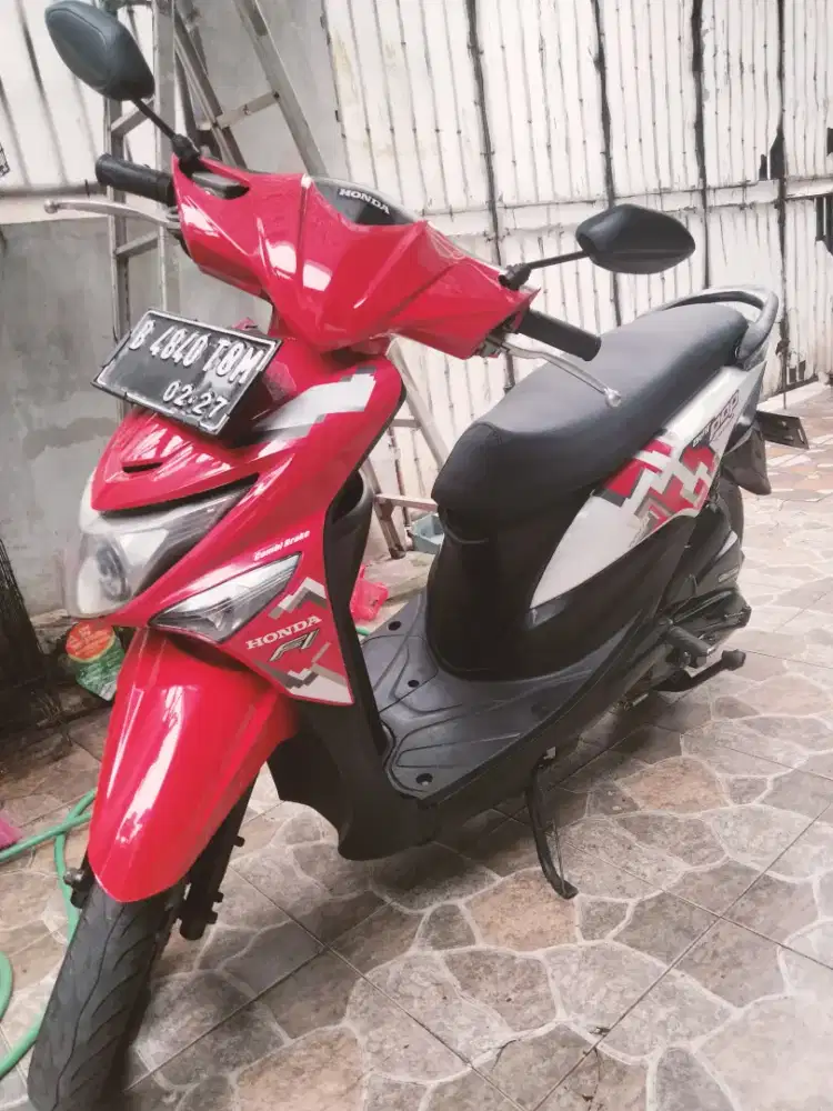 Beat pop 2017 warna merah putih