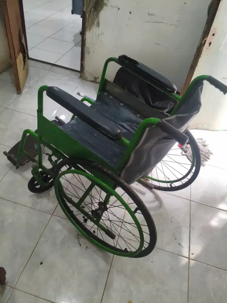 KURSI RODA BESI