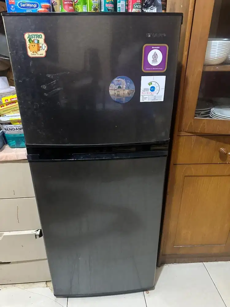 Kulkas Sharp 2 pintu SJ-195/ Nego tipis