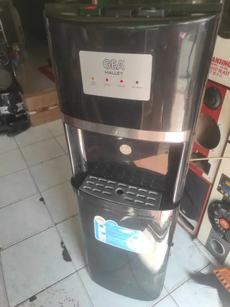 Dispenser galon bawah GEA pake kompressor siap pakai normal semua