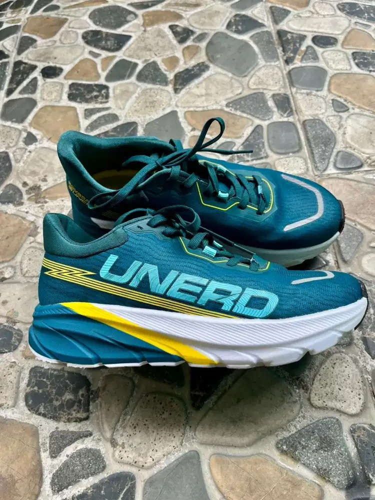 UNERD PERFORMANCE SEPATU LARI