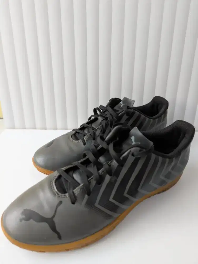Sepatu Futsal Puma