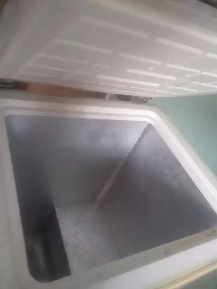 Freezer Plizer Frozen Es Batu Bekas Seken Murah