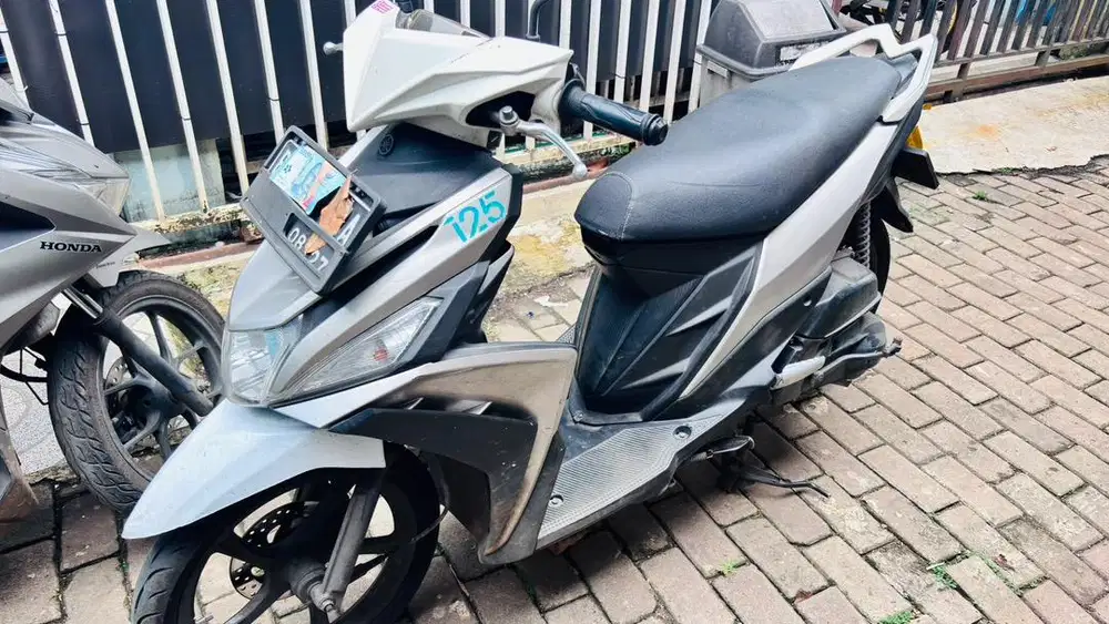 Yamaha Mio M3 Silver Putih