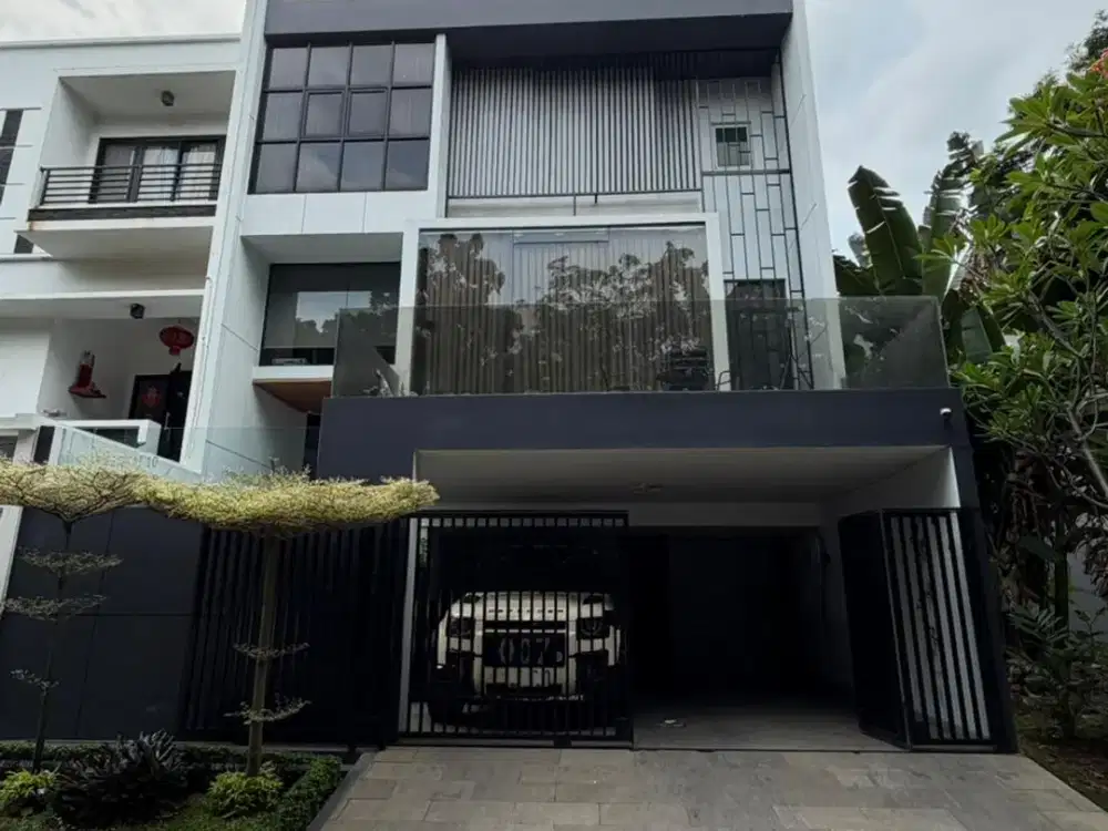 Jual rumah MEWAH d Pantai indah kapuk 9x17 4lantai bangunan kontraktor BAGUS