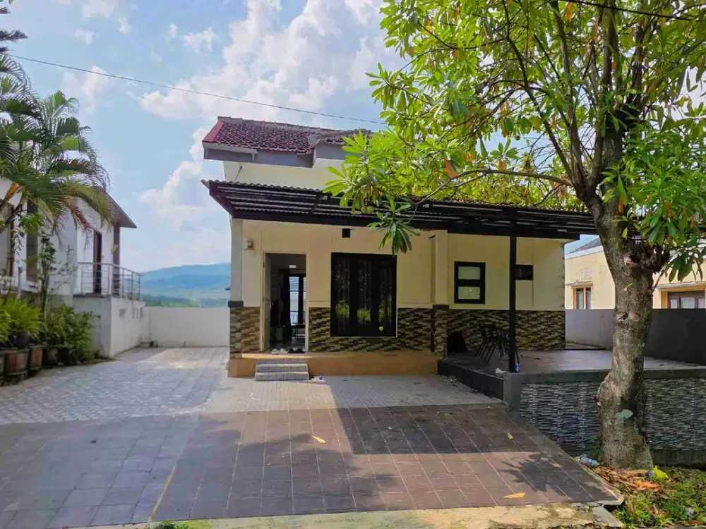 Rumah Luas dengan View Lepas Sentul SHM