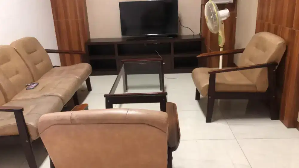 Dijual Kursi Kayu Kulit