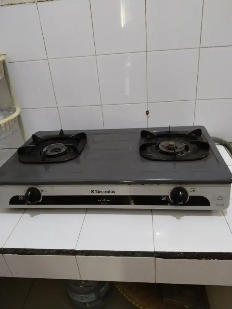 Jual cepat satu set kompor electrolux dan tabung gas 12 kg
